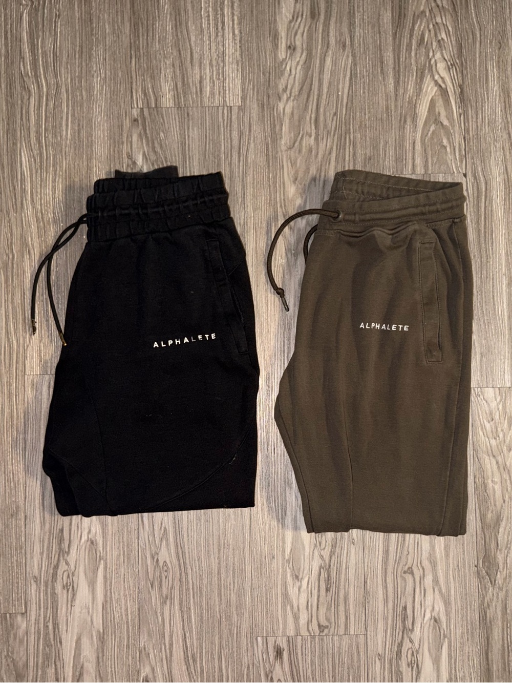 x2 ALPHALETE Essential Core Jogger Sweatpants Black & Green Mens Size M Logo Gym